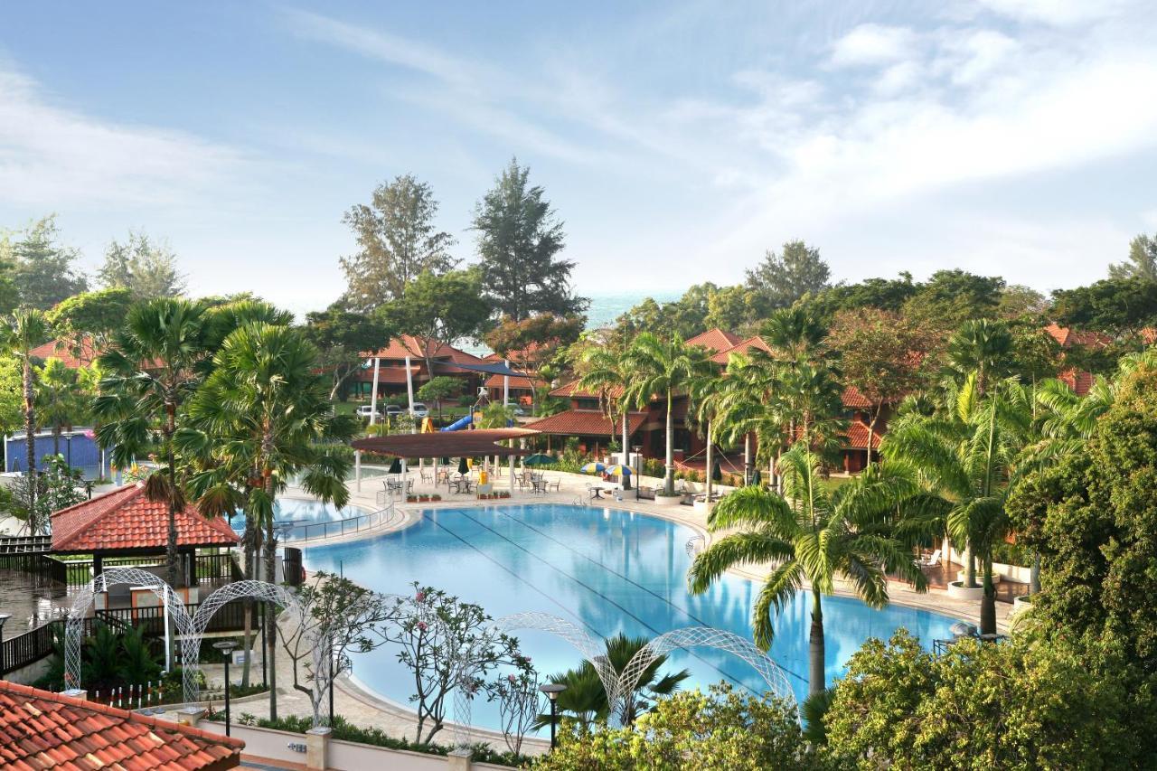 Tempat peranginan National Service & Country Club